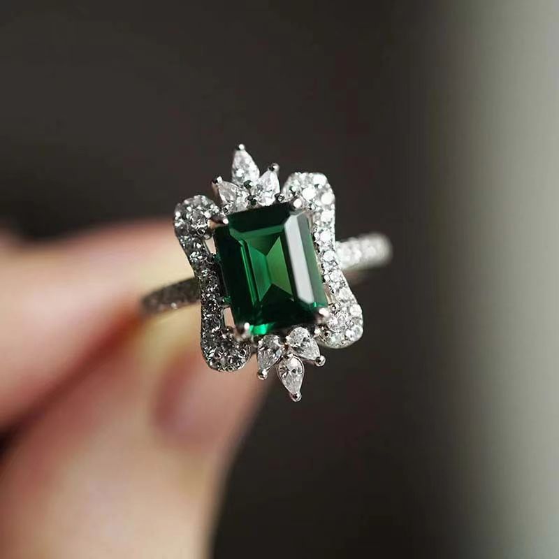 Close-up of Dazzling Rings detailing