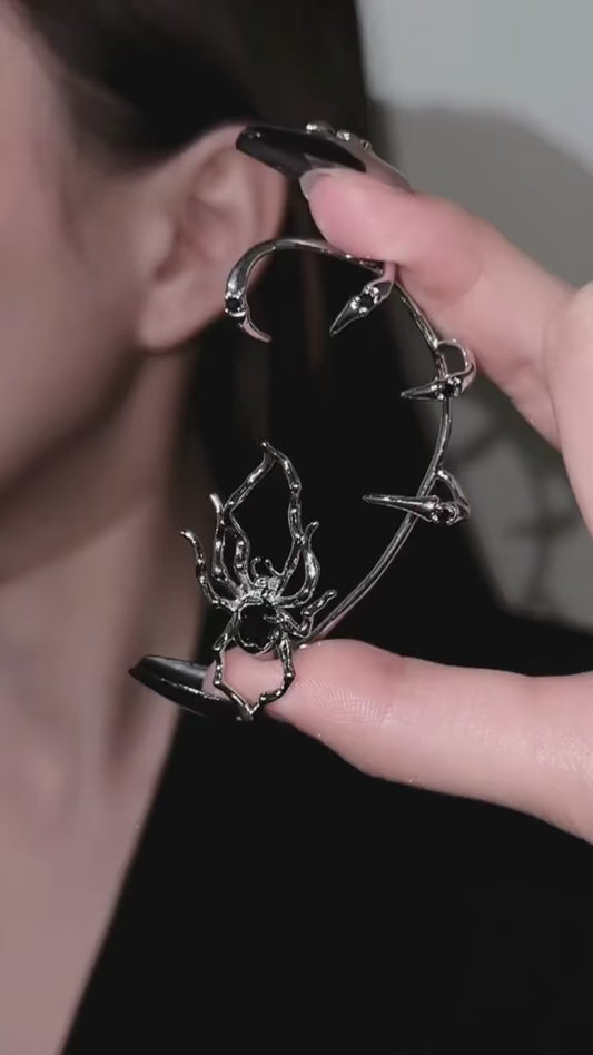 ブラックスパイダーイヤークリップ – ゴシック非ピアスイヤーカフ | CotaJewelry
