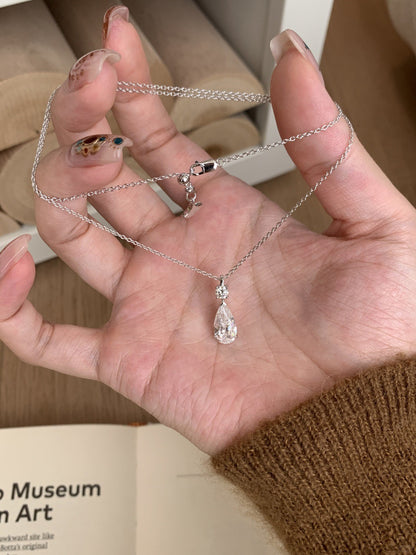 Set colier și cercei cu diamant Drop