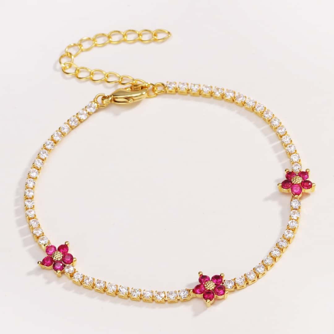 Pulsera tipo tenis con flores